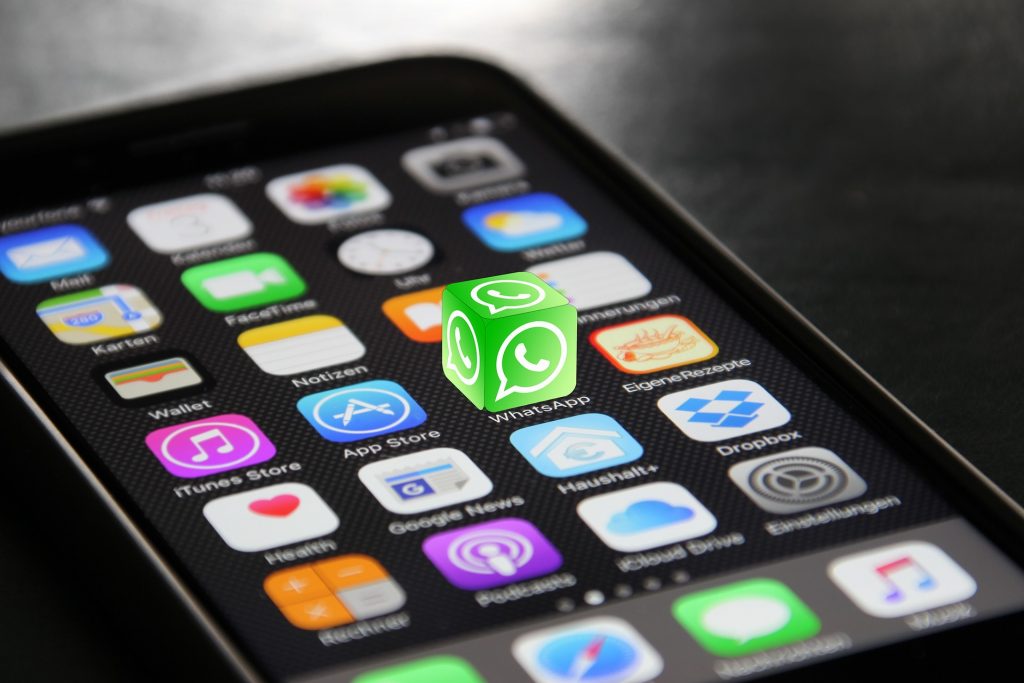 Hamis hírek elleni szolgáltatást vezet be a WhatsApp