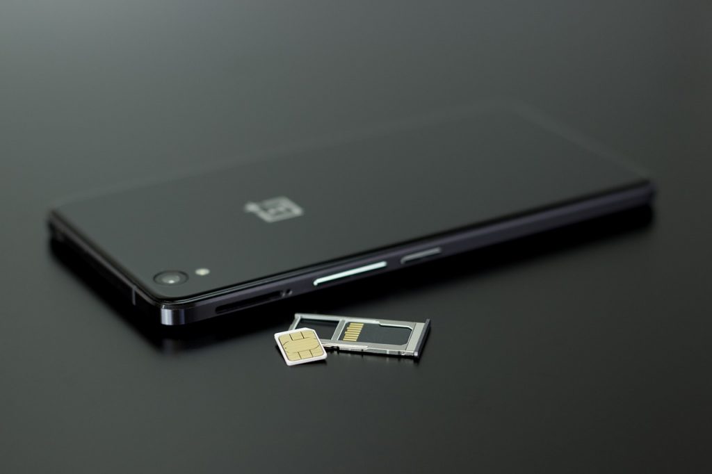 Bármelyik telefon feltörhető egy SMS-sel