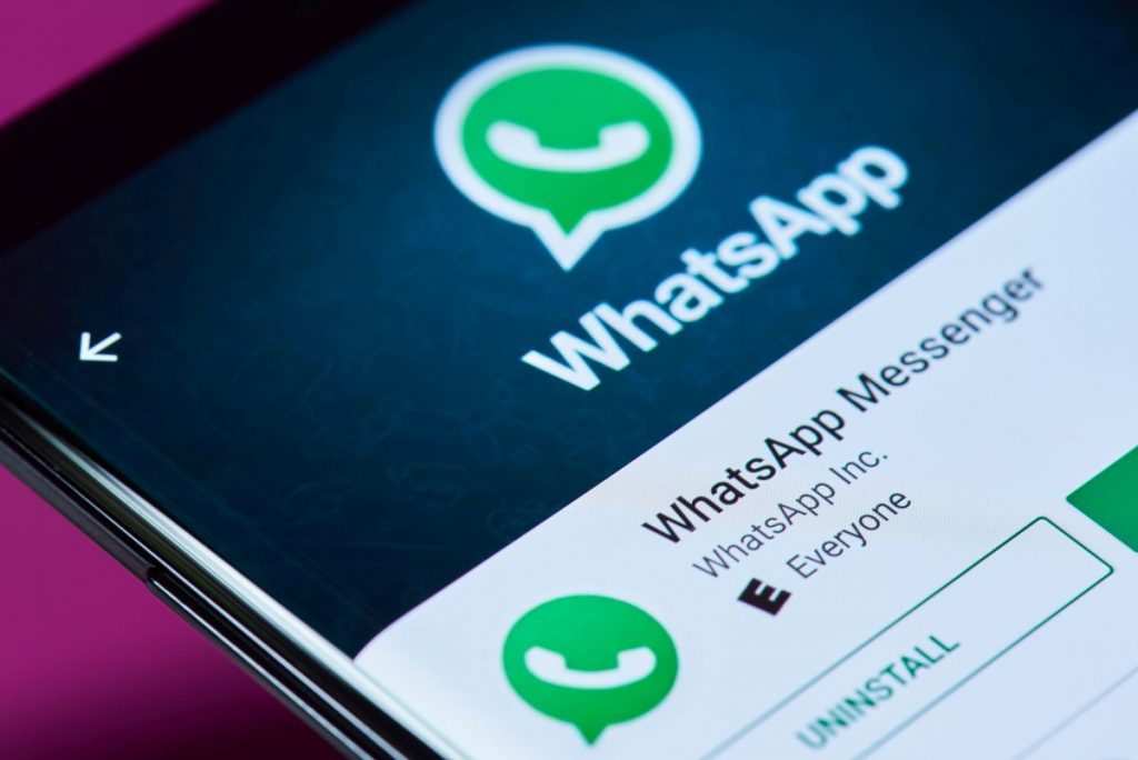 Meghátrált a WhatsApp