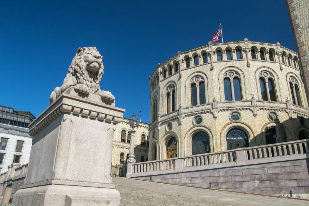 Oroszországot gyanúsítják a norvég parlament elleni támadással