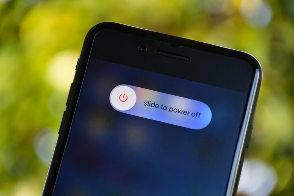 Kikapcsolt iPhone-okat támadhatnak a hackerek