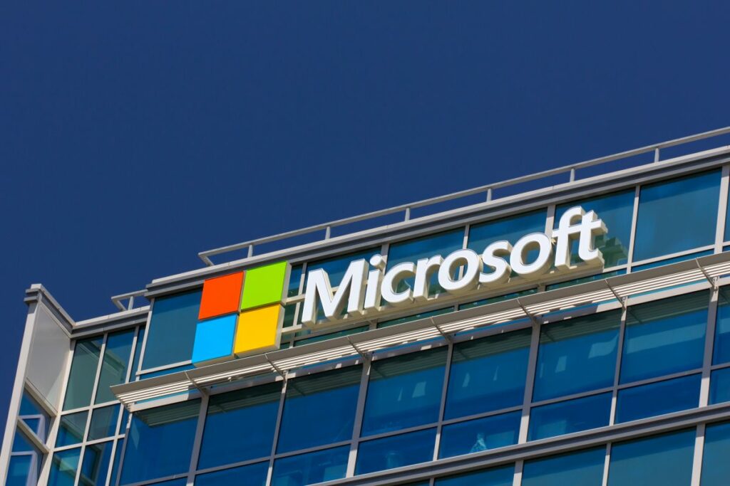 Kurta-furcsa visszakozás a Microsofttól „makró ügyben”