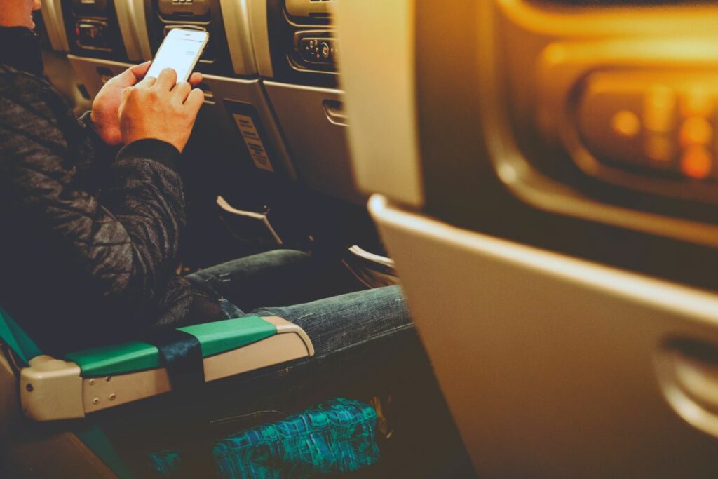Súlyos biztonsági réseket találtak repülőgépes Wi-Fi eszközökben