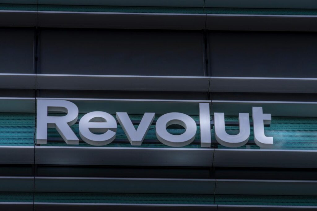 Több, mint 50 000 Revolut ügyfelet érint a cég adatszivárgási incidense