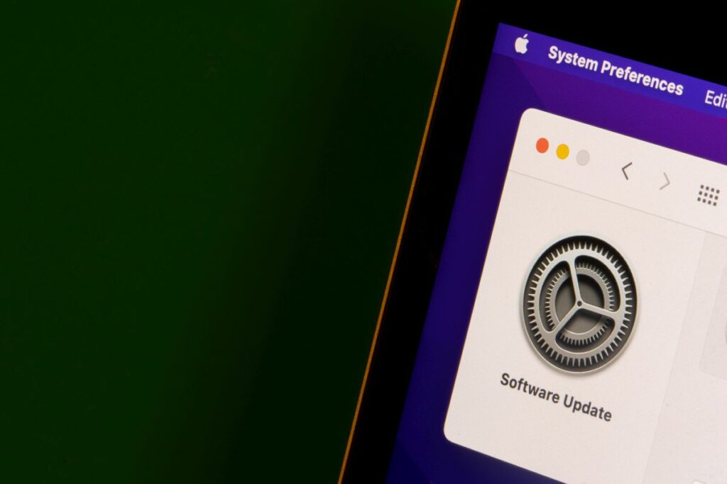 Az Apple csendben olyan hibákat javított, amiket zero-click támadásokra is ki lehetett használni