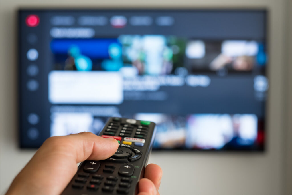 A népszerű, nyílt forráskódú Android TV-re készült SmartTube YouTube-kliens kompromittálódott, miután egy támadó hozzáférést szerzett a fejlesztő alkalmazás aláíró kulcsaihoz, mely lehetővé tette, hogy a támadó rosszindulatú frissítést juttasson el a felhasználók eszközeire.