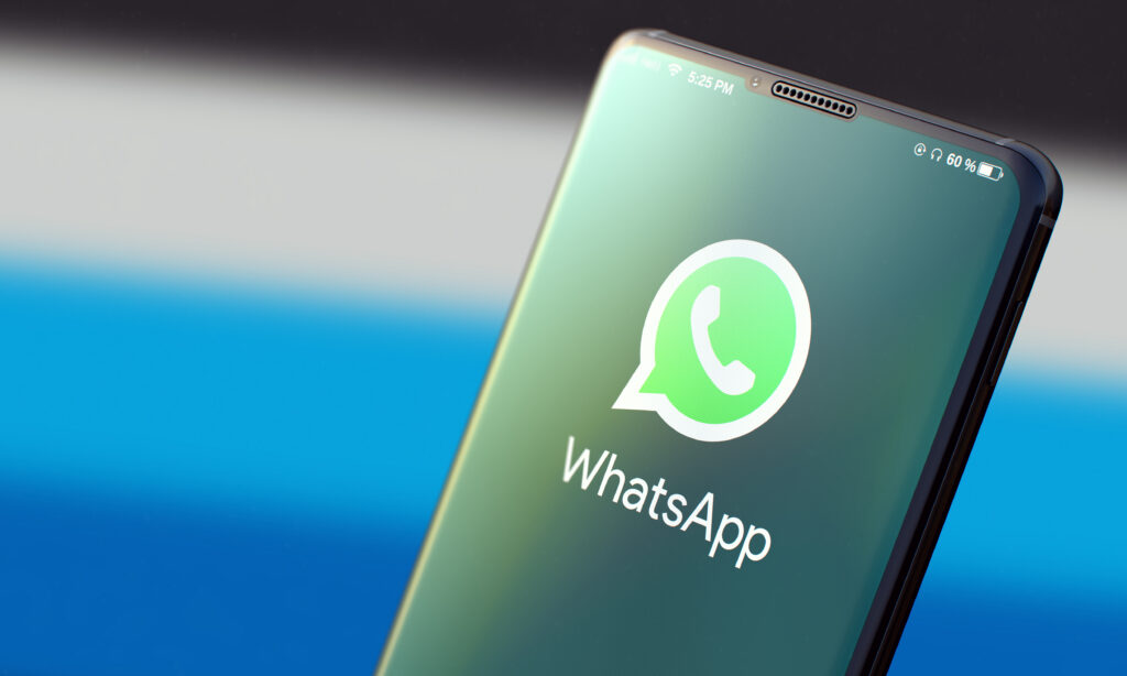 A WhatsApp új biztonsági funkciót vezet be, amely lehetővé teszi a felhasználók számára az opcionális fiókjelszó beállítását (Password Feature). Az újítás célja a felhasználói fiókok védelmének erősítése az illetéktelen hozzáférésekkel és a fiókeltérítésekkel szemben.