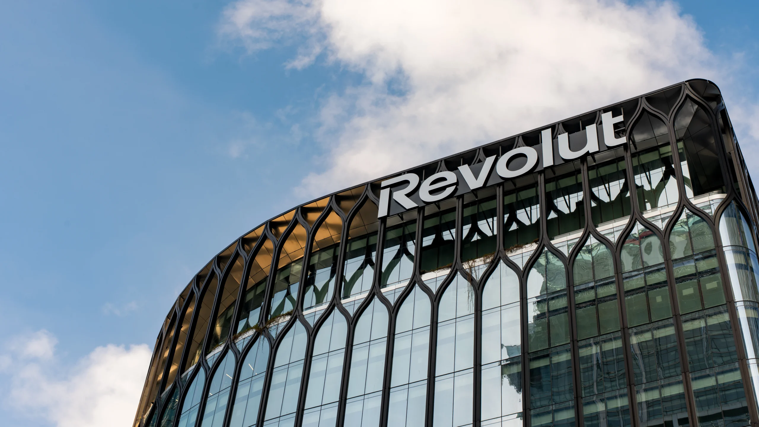Világszerte kiesett a Revolut, a háttérben a Google felhőszolgáltatásának zavara állt